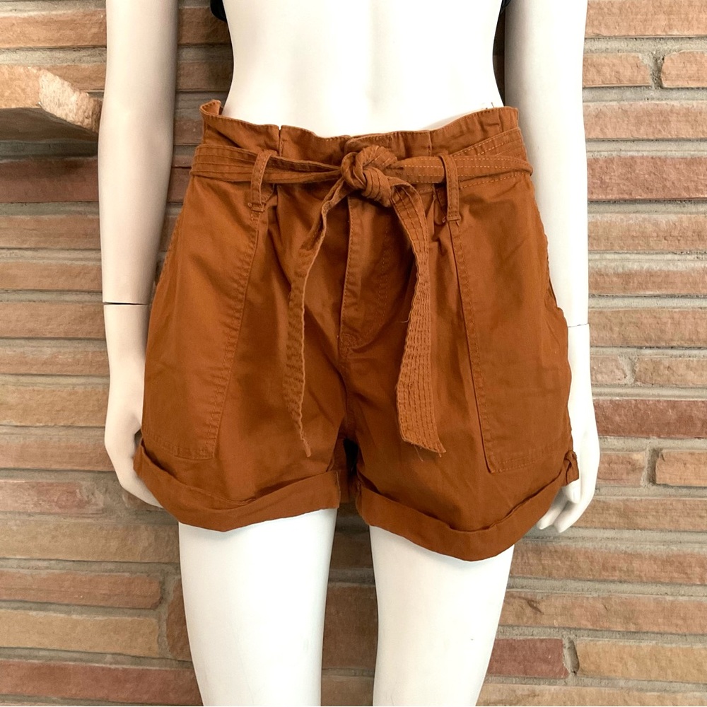 High Rise Belted Shorts - Picture 2 of 8